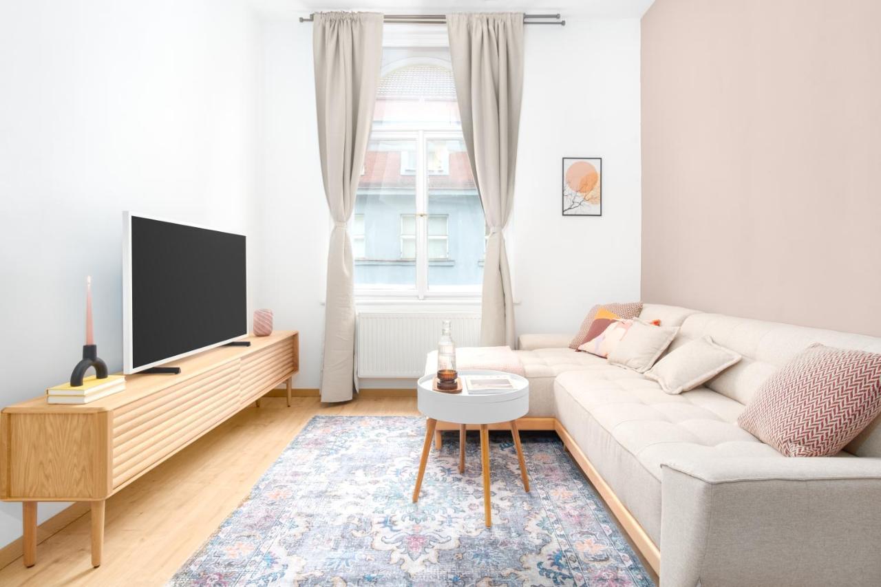 Days - Eclectic In Trendy Area Lejlighed